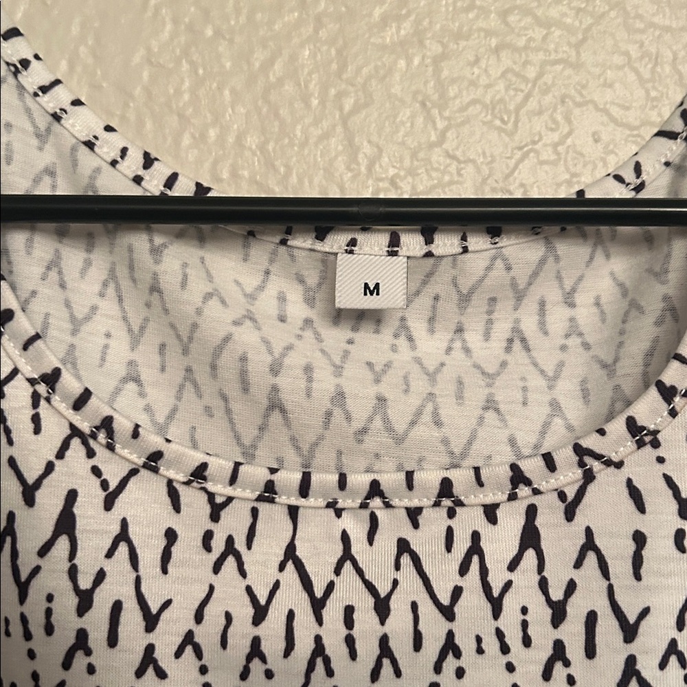 Cold Shoulder Patterned Dress - Picture 3 of 4